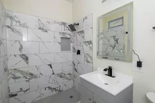 10535 W Bradley Rd, Milwaukee, WI 53224 - Photo 16