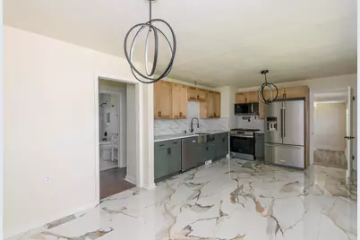 10535 W Bradley Rd, Milwaukee, WI 53224 - Photo 8