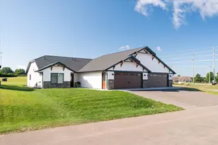 S4696 Erickson Ln, Jefferson, WI 54665 - Photo 4