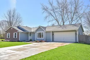101 Friendship Ln, Saukville, WI 53080 - Photo 2