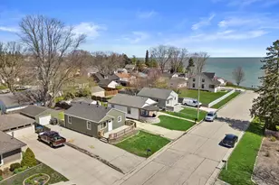 1304 Graceland Ave, Racine, WI 53403 - Photo 4