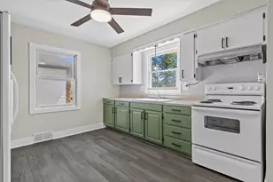 1304 Graceland Ave, Racine, WI 53403 - Photo 10