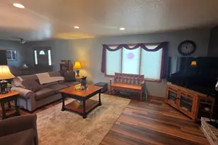 118 Columbine Ln, Sheboygan Falls, WI 53085 - Photo 6