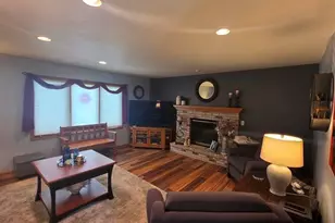 118 Columbine Ln, Sheboygan Falls, WI 53085 - Photo 8