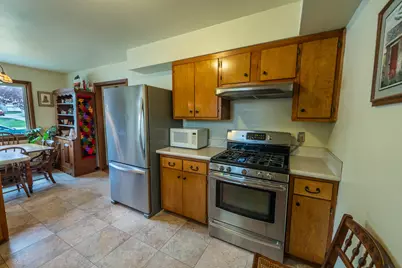 372 W Rogers St, Hartford, WI 53027 - Photo 16
