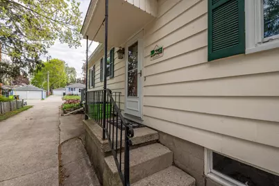 372 W Rogers St, Hartford, WI 53027 - Photo 4