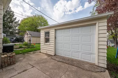 372 W Rogers St, Hartford, WI 53027 - Photo 20