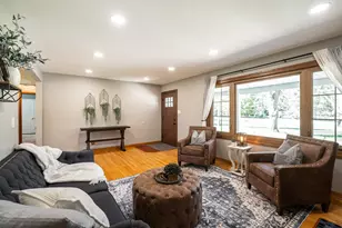 7119 W Freistadt Rd, Mequon, WI 53092 - Photo 10