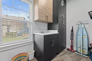 3105 Mendota Ct, Summit, WI 53066 - Photo 24