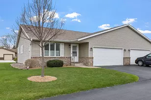 1008 Whispering Winds Pl, Onalaska, WI 54650 - Photo 2
