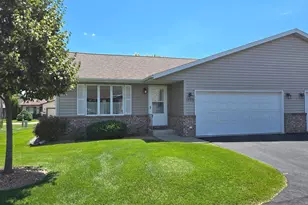 1008 Whispering Winds Pl, Onalaska, WI 54650 - Photo 2