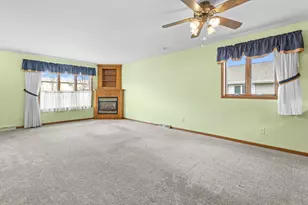 1008 Whispering Winds Pl, Onalaska, WI 54650 - Photo 6