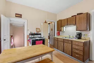 8425 W Lapham St, West Allis, WI 53214 - Photo 14