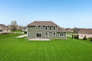 6408 Blue River Way, Racine, WI 53402 - Photo 38