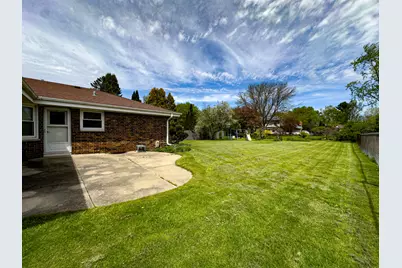 1523  David Ln, Waukesha, WI 53189 - Photo 38