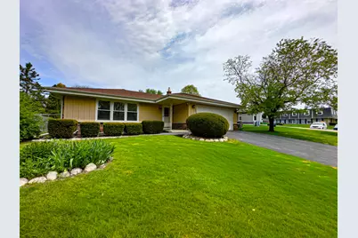 1523  David Ln, Waukesha, WI 53189 - Photo 2