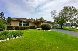 1523 David Ln, Waukesha, WI 53189 - Photo 2