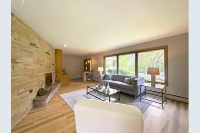 10731 W Keefe Ave, Wauwatosa, WI 53222 - Photo 6