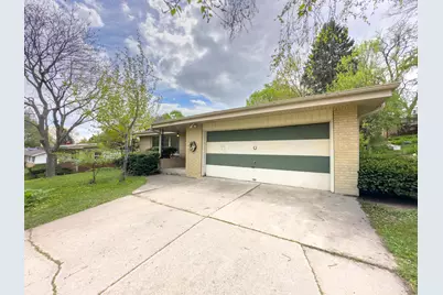10731 W Keefe Ave, Wauwatosa, WI 53222 - Photo 24