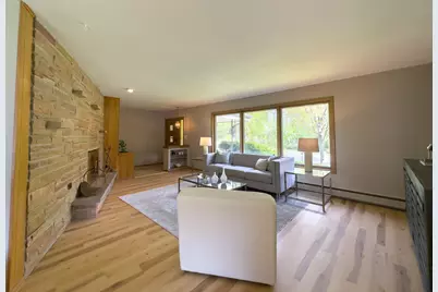 10731 W Keefe Ave, Wauwatosa, WI 53222 - Photo 10