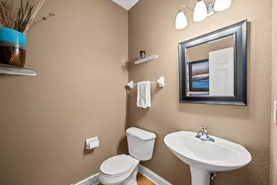 12355 W Whitaker Ave, Greenfield, WI 53228 - Photo 24