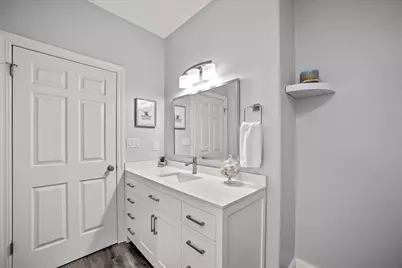 12355 W Whitaker Ave, Greenfield, WI 53228 - Photo 32