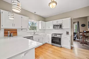 12355 W Whitaker Ave, Greenfield, WI 53228 - Photo 10