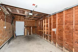 2627 S 75th St, West Allis, WI 53219 - Photo 30