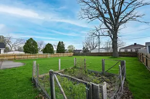 2627 S 75th St, West Allis, WI 53219 - Photo 38