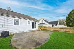 2627 S 75th St, West Allis, WI 53219 - Photo 36