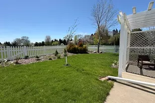 204 Wollet Dr, Fort Atkinson, WI 53538 - Photo 14