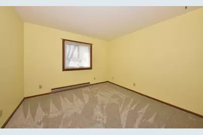1300 E Decorah Rd #2, West Bend, WI 53095 - Photo 16