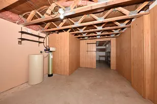 1300 E Decorah Rd, West Bend, WI 53095 - Photo 24