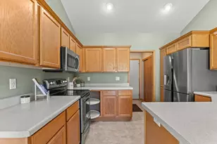 226 Reeds Dr, West Bend, WI 53095 - Photo 10