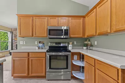 226  Reeds Dr, West Bend, WI 53095 - Photo 12