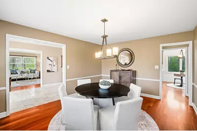 340 W Indian Creek Ct, Fox Point, WI 53217 - Photo 8