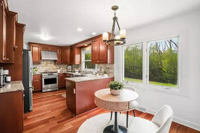 340 W Indian Creek Ct, Fox Point, WI 53217 - Photo 10