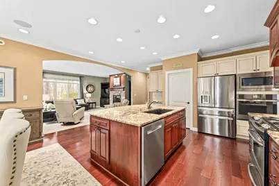 5925 S Conservancy Dr, New Berlin, WI 53151 - Photo 8