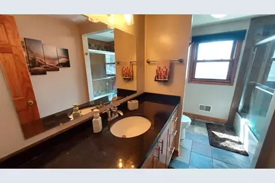 15415 W Fenway Dr, New Berlin, WI 53151 - Photo 6