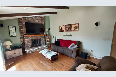 15415 W Fenway Dr, New Berlin, WI 53151 - Photo 4