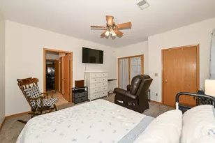 2409 Fox River Pkwy, Waukesha, WI 53189 - Photo 16