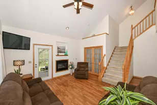 2409 Fox River Pkwy, Waukesha, WI 53189 - Photo 4