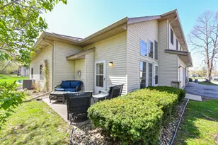 2409 Fox River Pkwy, Waukesha, WI 53189 - Photo 30
