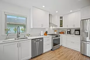 4864 N Mohawk Ave, Glendale, WI 53217 - Photo 12
