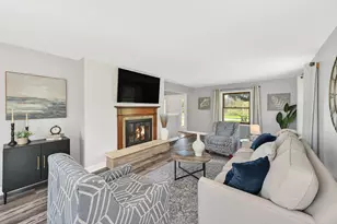 W278N1973 Lakeview Dr, Pewaukee, WI 53072 - Photo 8