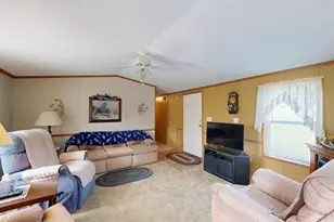 E2817 S Creek Rd, Genoa, WI 54624 - Photo 10