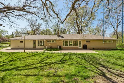 12024 W Woodcrest Cir, Franklin, WI 53132 - Photo 18