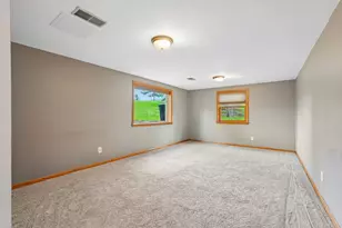 21715 Hillcrest Dr, Brookfield, WI 53186 - Photo 12