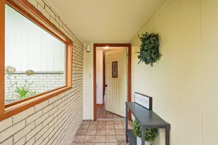 21715 Hillcrest Dr, Brookfield, WI 53186 - Photo 28