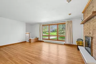 21715 Hillcrest Dr, Brookfield, WI 53186 - Photo 4